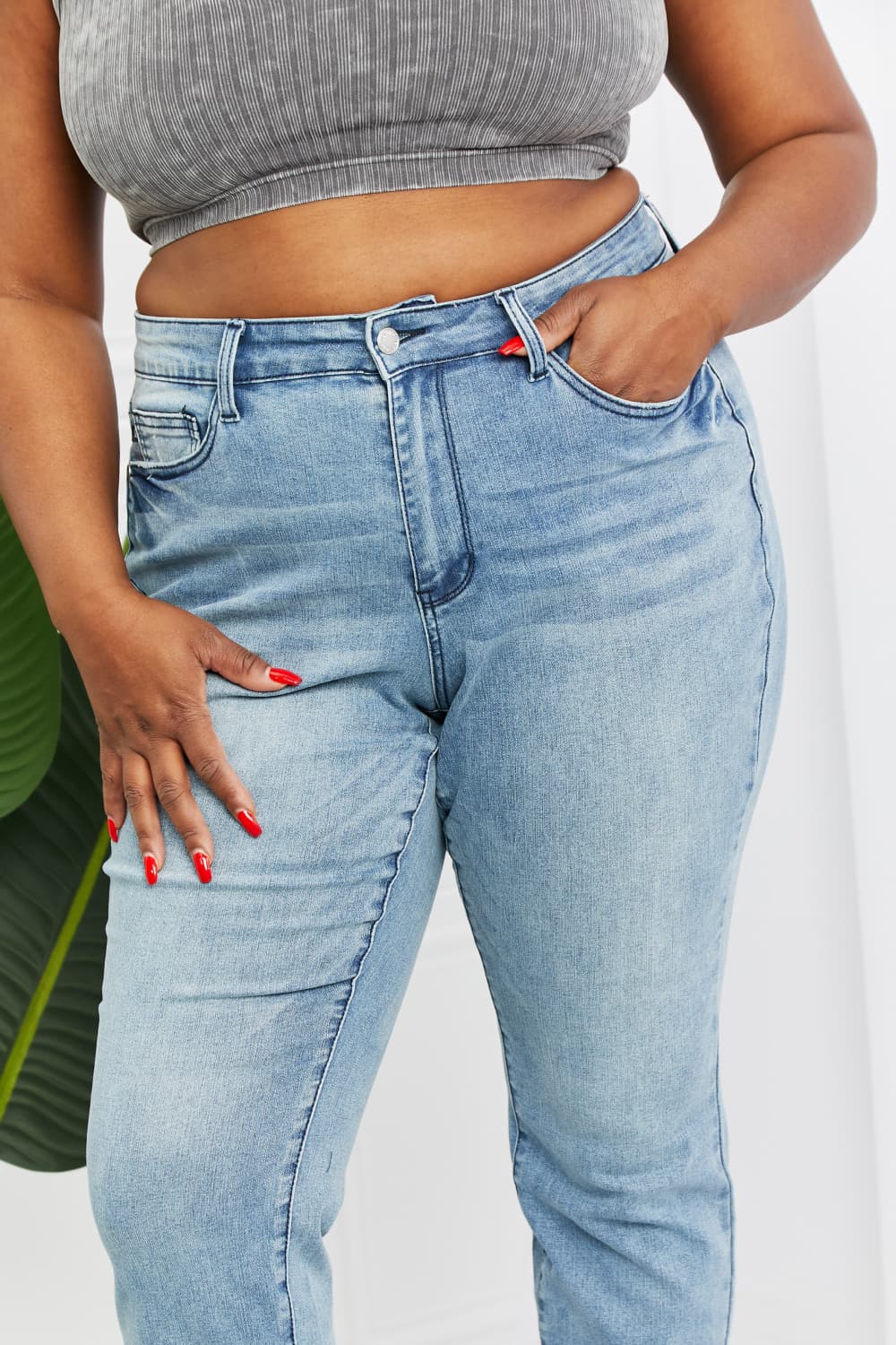 Judy Blue Lily Full Size Relaxed Fit Jeans