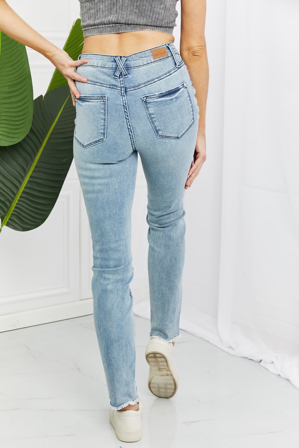 Judy Blue Lily Full Size Relaxed Fit Jeans