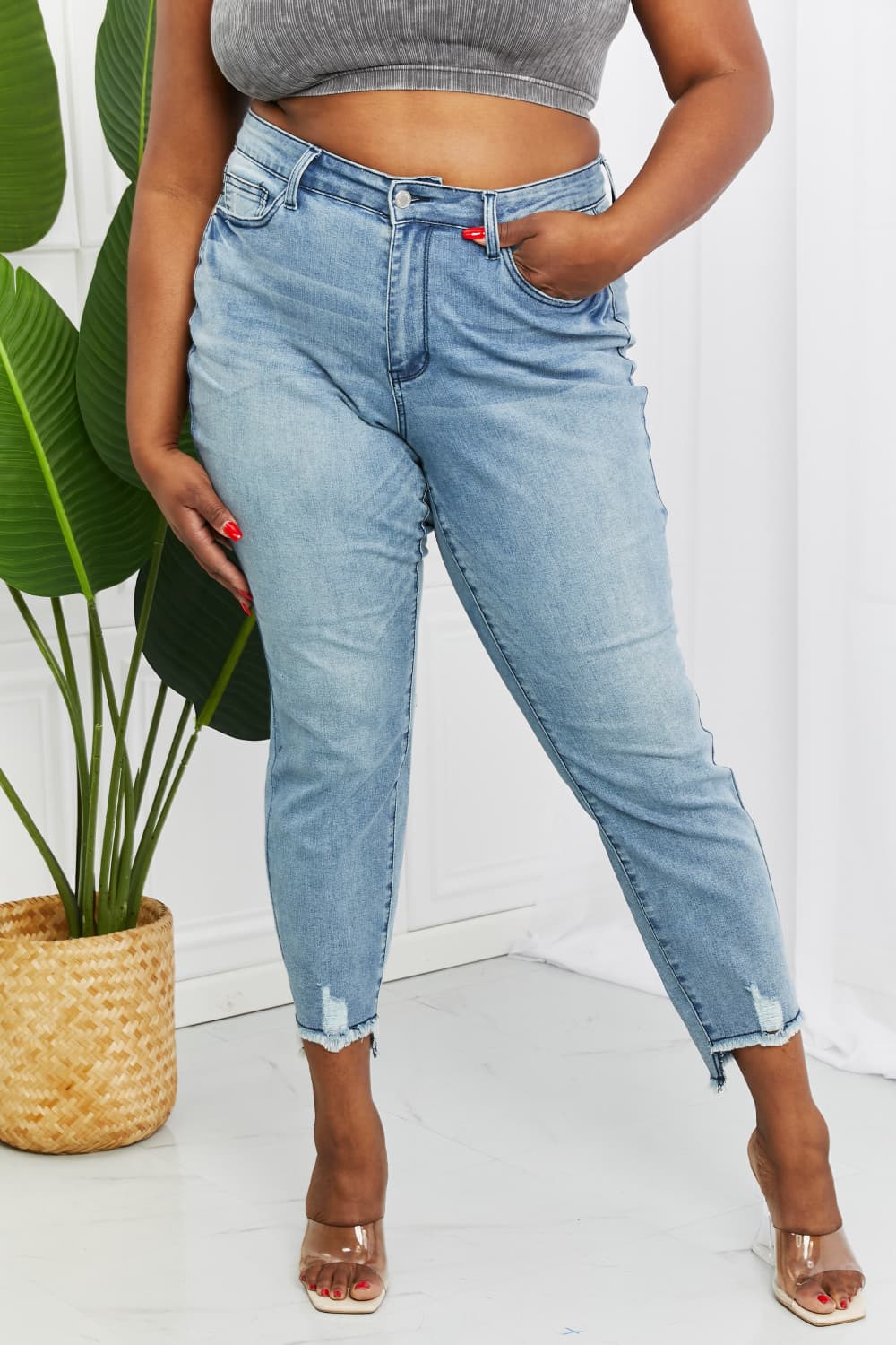 Judy Blue Lily Full Size Relaxed Fit Jeans