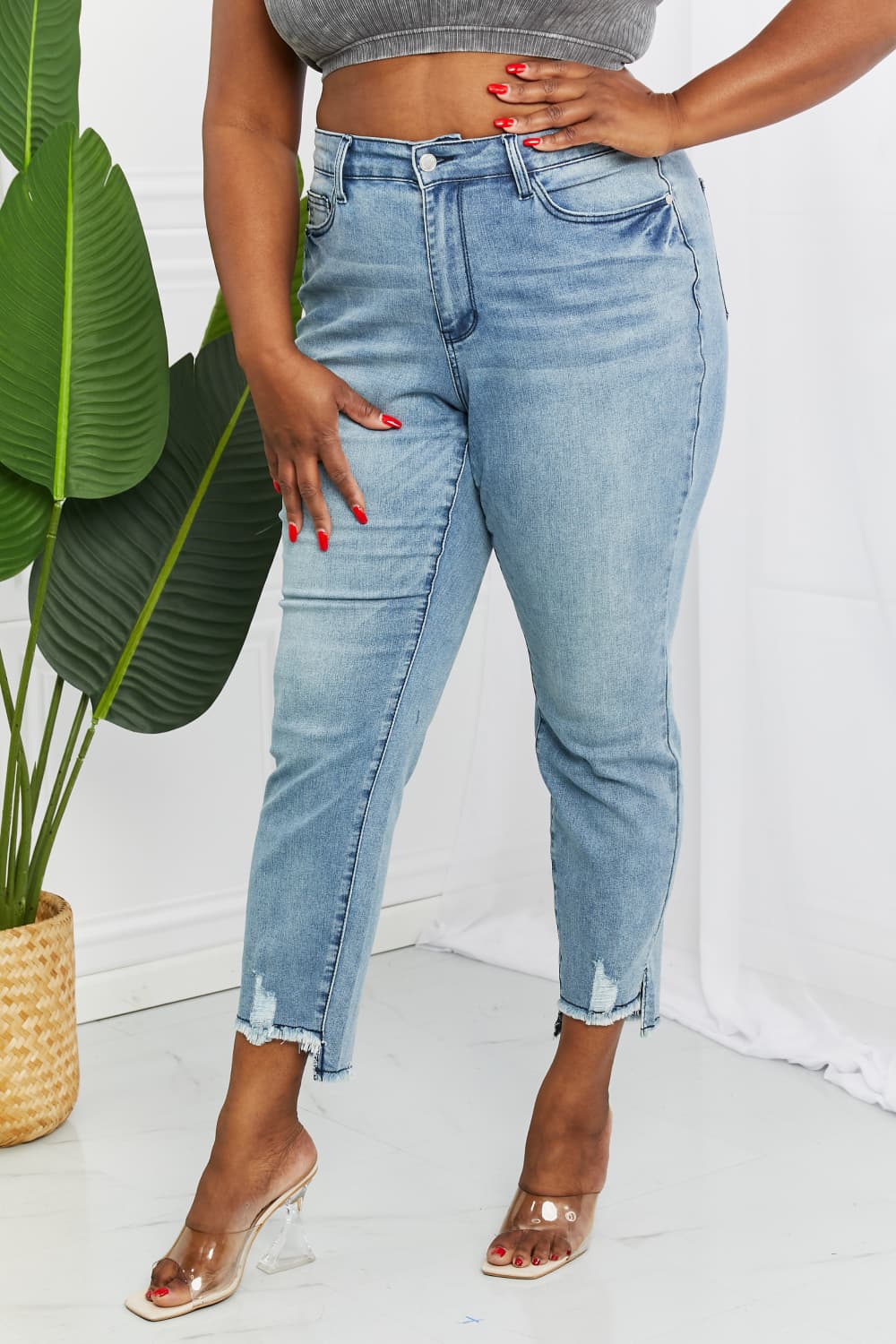 Judy Blue Lily Full Size Relaxed Fit Jeans
